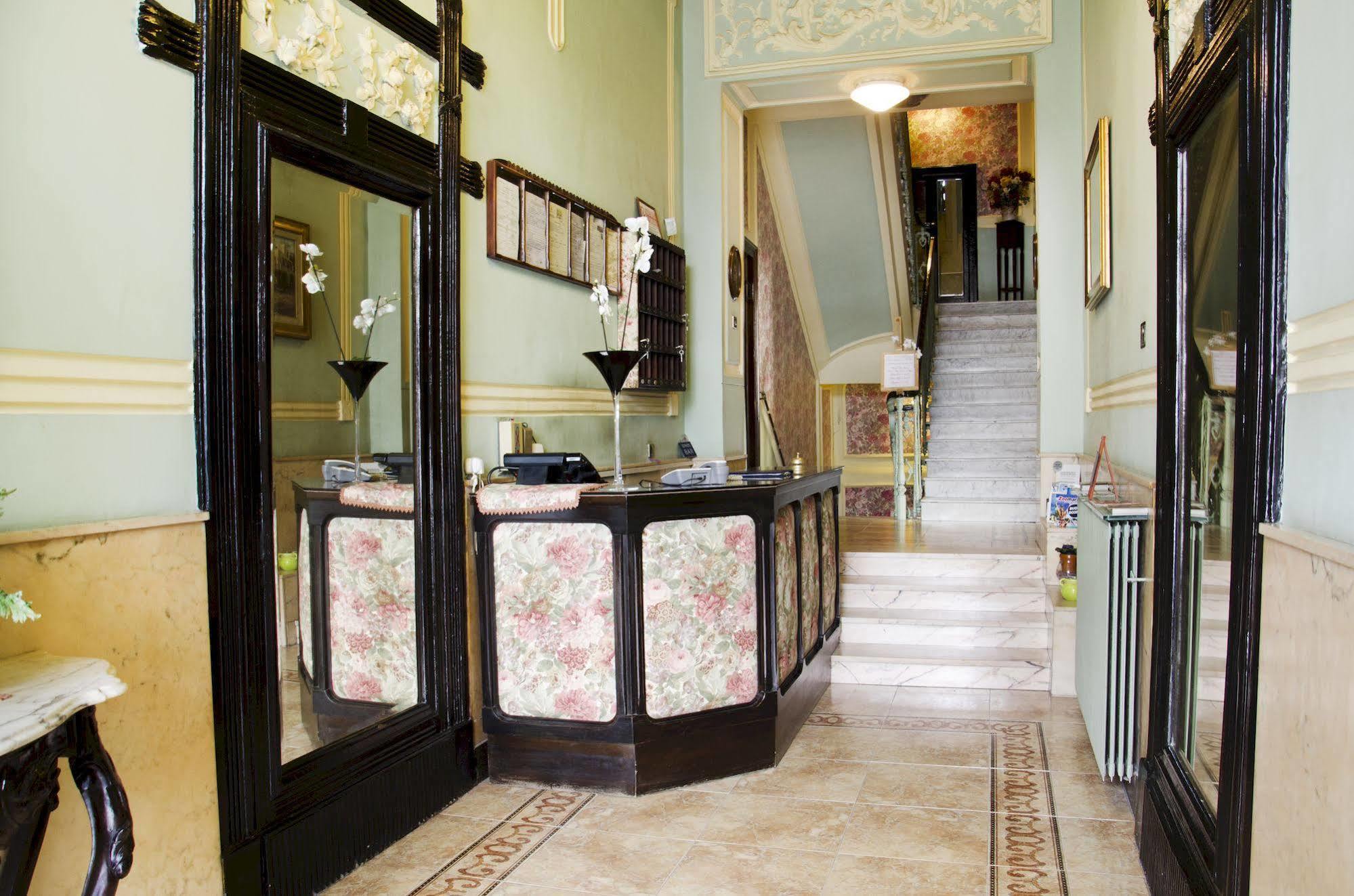 Maria Hotel 3*